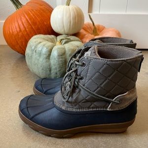 🦆Sperry brand women’s size 8 navy/grey duck boots🦆